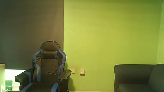 Snapshot of sexyass72 chatting on 10.18.25 sexyass72 online show from 10.18.25