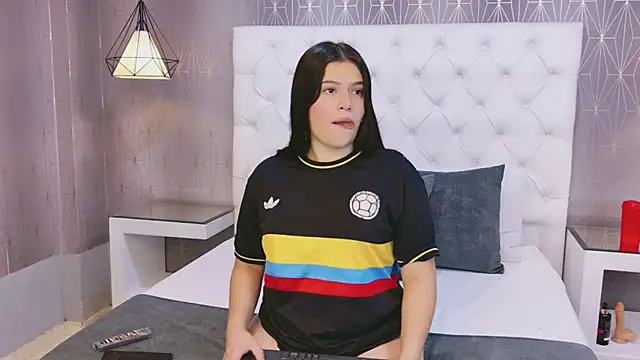 CarolineOlsen online show from 06.21.26
