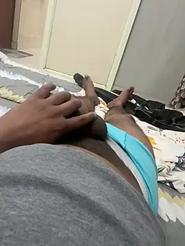 kmikem8 online show from 04.24.26