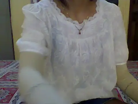 Snapshot of hot-avni chatting on 07.03.26 hot-avni online show from 07.03.26