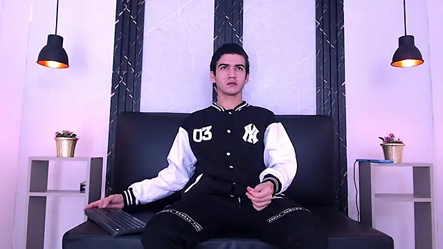 Feiccer Castquer online show from 05.10.26