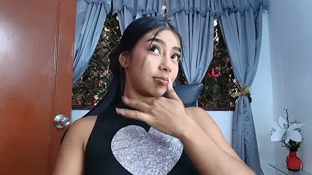 Snapshot of Sofia_Browm chatting on 05.31.26 Sofia Browm online show from 05.31.26
