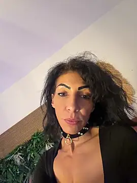 Snapshot of Yasmiinee chatting on 05.31.26 Yasmiinee online show from 05.31.26