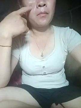 Lella 01 online show from 06.05.26