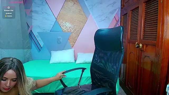 raylin escobar online show from 07.23.26