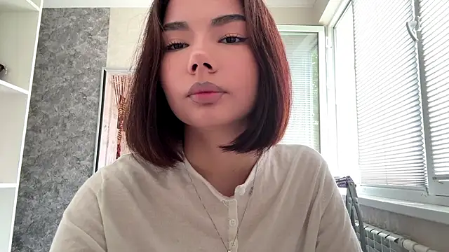 MarylnMonnier online show from 05.18.26