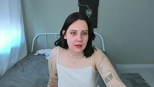 MollyKasaguno online show from 04.30.26