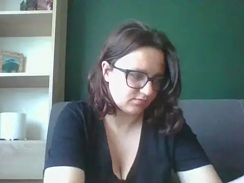 Snapshot of sensual_paris chatting on 05.28.26 sensual paris online show from 05.28.26