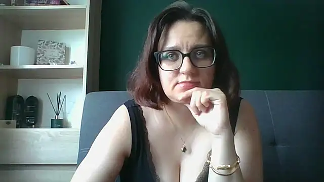 sensual paris online show from 08.03.26