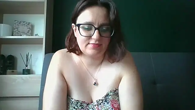 sensual paris online show from 08.04.26