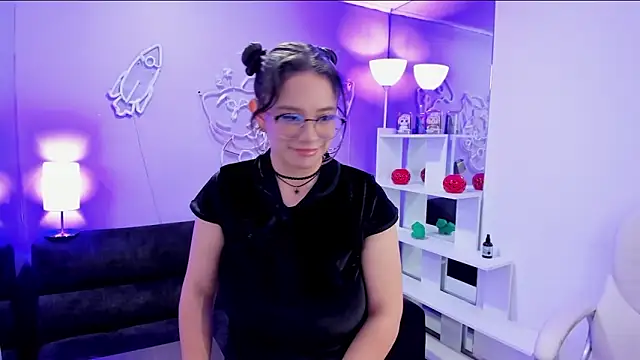 Snapshot of MaraMartinez_ chatting on 05.23.26 MaraMartinez online show from 05.23.26