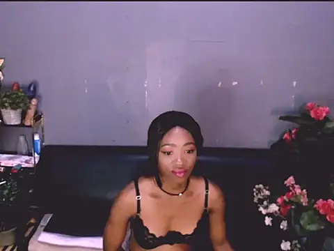 Snapshot of LolaSavageXO chatting on 05.15.26 LolaSavageXO online show from 05.15.26