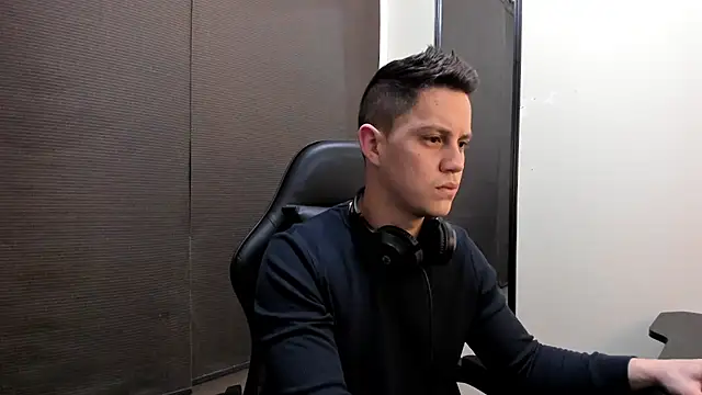 Snapshot of KendricTorres chatting on 07.11.26 KendricTorres online show from 07.11.26