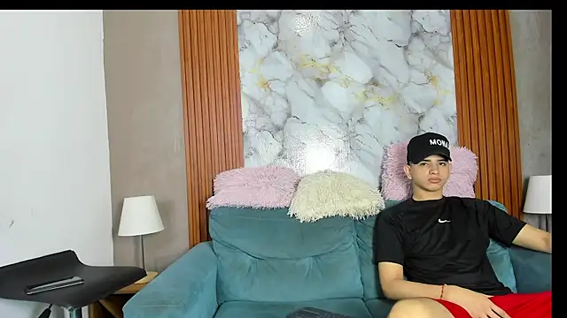 LOVE GUYS1 online show from 06.23.26
