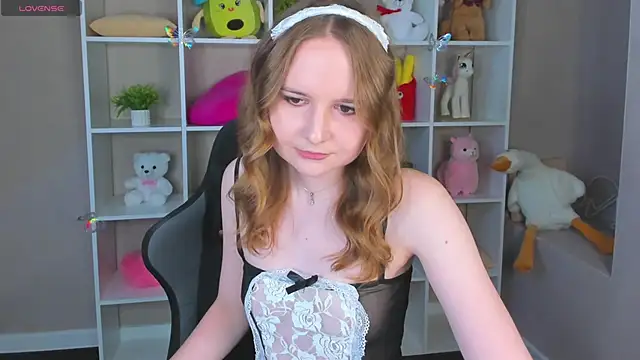Snapshot of Emmaa_Kimm chatting on 06.08.26 Emmaa Kimm online show from 06.08.26