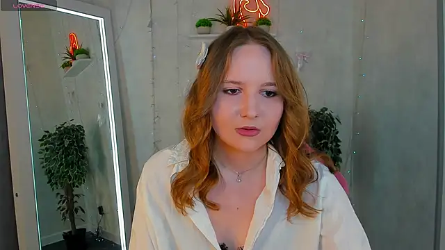 Snapshot of Emmaa_Kimm chatting on 06.11.26 Emmaa Kimm online show from 06.11.26