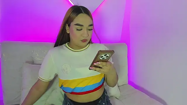 Snapshot of LiaCampbell_ chatting on 06.23.26 LiaCampbell online show from 06.23.26