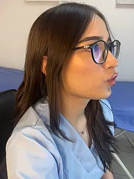 Snapshot of Sweet_Milaa1 chatting on 05.09.26 Sweet Milaa1 online show from 05.09.26