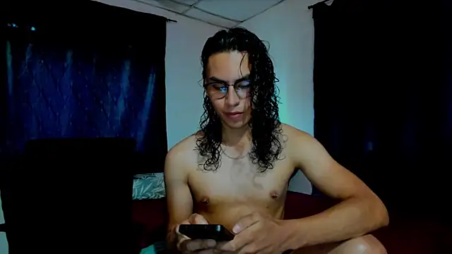 AntoniodeArmas online show from 05.04.26