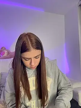 EmilyCxx online show from 08.05.26