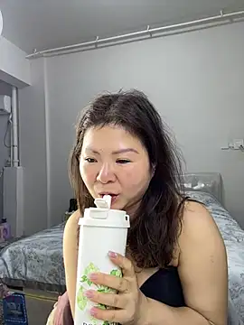 linda51863 online show from 05.31.26