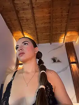 Snapshot of catalina_lafer chatting on 05.21.26 catalina lafer online show from 05.21.26