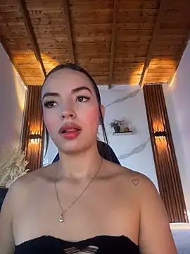 Snapshot of catalina_lafer chatting on 05.22.26 catalina lafer online show from 05.22.26