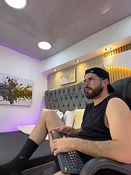 DomBoy  online show from 05.21.26