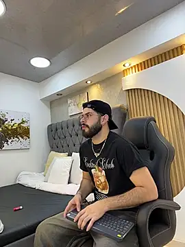 DomBoy  online show from 05.27.26