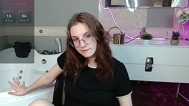 Snapshot of iMagdaLunna chatting on 05.17.26 iMagdaLunna online show from 05.17.26