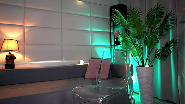 Juliadragon online show from 11.10.25