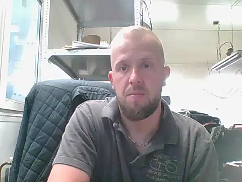 Snapshot of bardiauto chatting on 07.21.26 bardiauto online show from 07.21.26