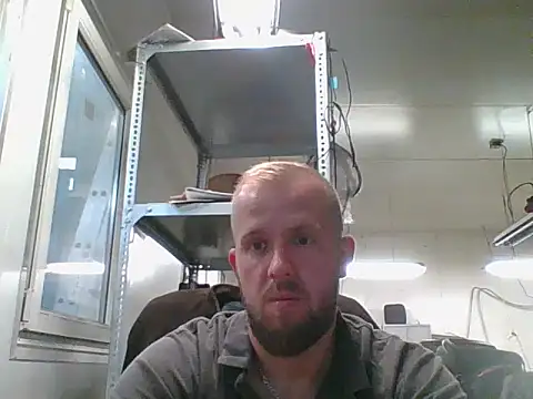 Snapshot of bardiauto chatting on 07.28.26 bardiauto online show from 07.28.26