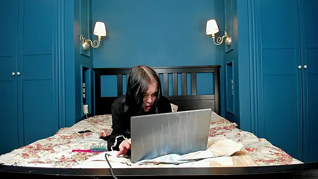 NineSemen online show from 04.30.26