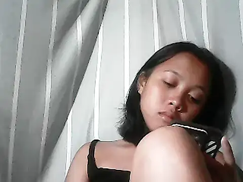 Yours AsianPinayGirl18 online show from 06.10.26