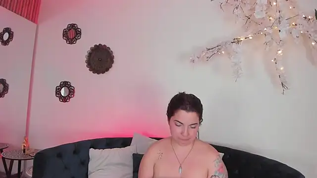 AngeliqueBoyer   online show from 07.07.26