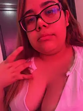 NyraMoon online show from 04.30.26