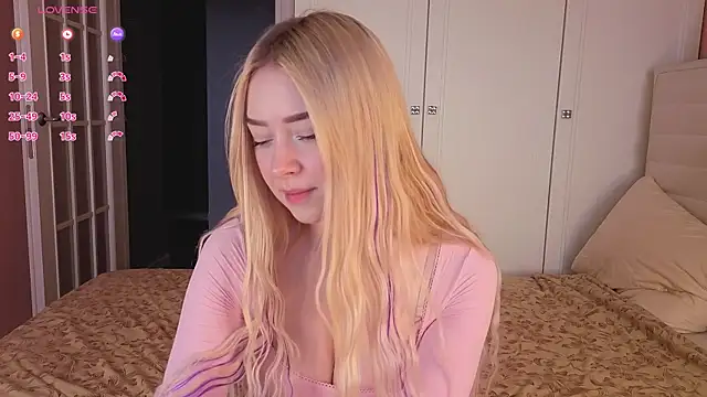 Chanelbayerr online show from 08.04.26