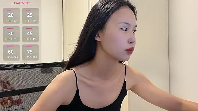 Snapshot of -LINXI chatting on 06.21.26 -LINXI online show from 06.21.26
