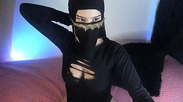 Snapshot of Ameera_Zahira chatting on 06.30.26 Ameera Zahira online show from 06.30.26