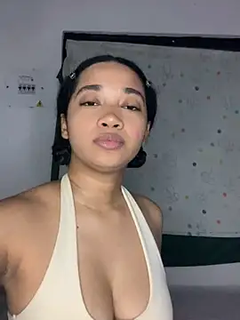 Snapshot of _sweetSabrina- chatting on 05.14.26 sweetSabrina- online show from 05.14.26