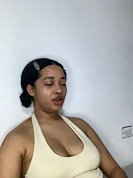 Snapshot of _sweetSabrina- chatting on 05.15.26 sweetSabrina- online show from 05.15.26