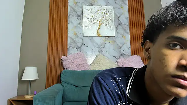 Snapshot of GOLDEN_2026 chatting on 05.10.26 GOLDEN 2026 online show from 05.10.26