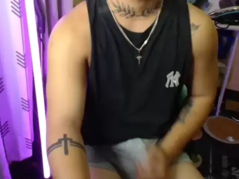 Snapshot of Ashtonfuckingboi chatting on 07.20.26 Ashtonfuckingboi online show from 07.20.26