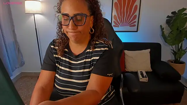 Snapshot of Eva-Millss chatting on 06.18.26 Eva-Millss online show from 06.18.26