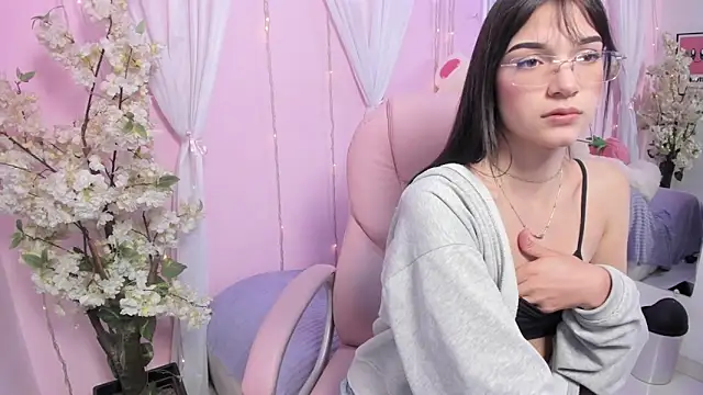 ShanelleDupont  online show from 05.18.26