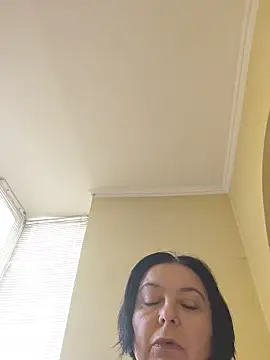 EmmaEmmy40 online show from 05.16.26