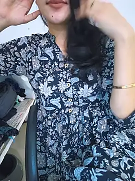 Snapshot of zoya_baby_ chatting on 05.31.26 zoya baby online show from 05.31.26