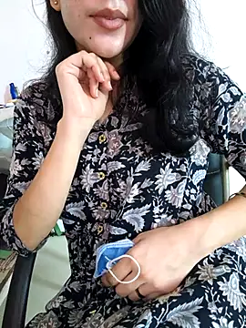 Snapshot of zoya_baby_ chatting on 06.03.26 zoya baby online show from 06.03.26