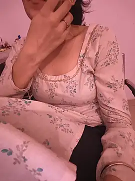 Snapshot of zoya_baby_ chatting on 06.03.26 zoya baby online show from 06.03.26